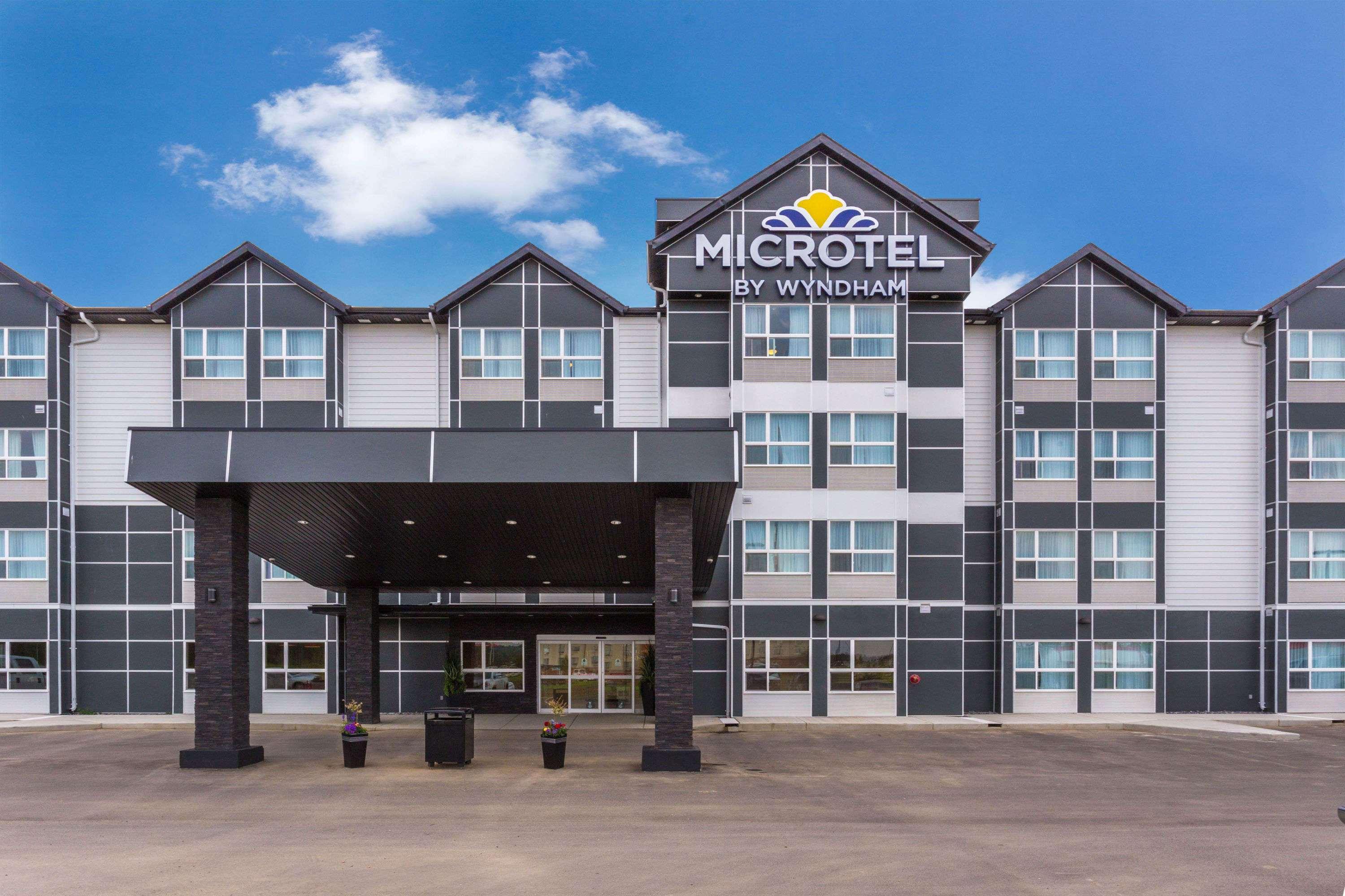 Microtel Inn & Suites By Wyndham Уайткорт Экстерьер фото