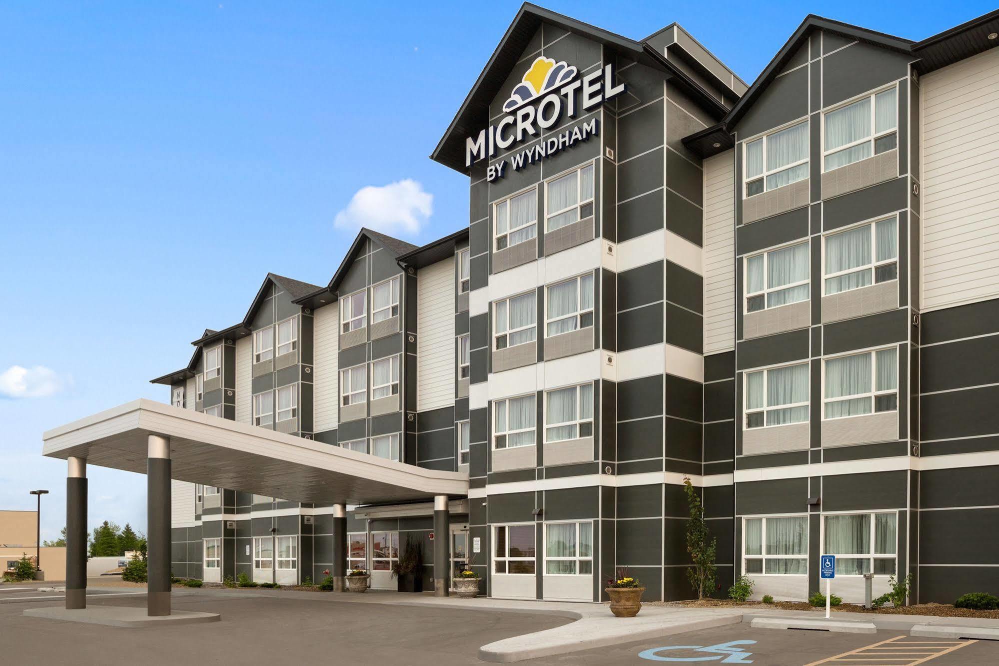 Microtel Inn & Suites By Wyndham Уайткорт Экстерьер фото