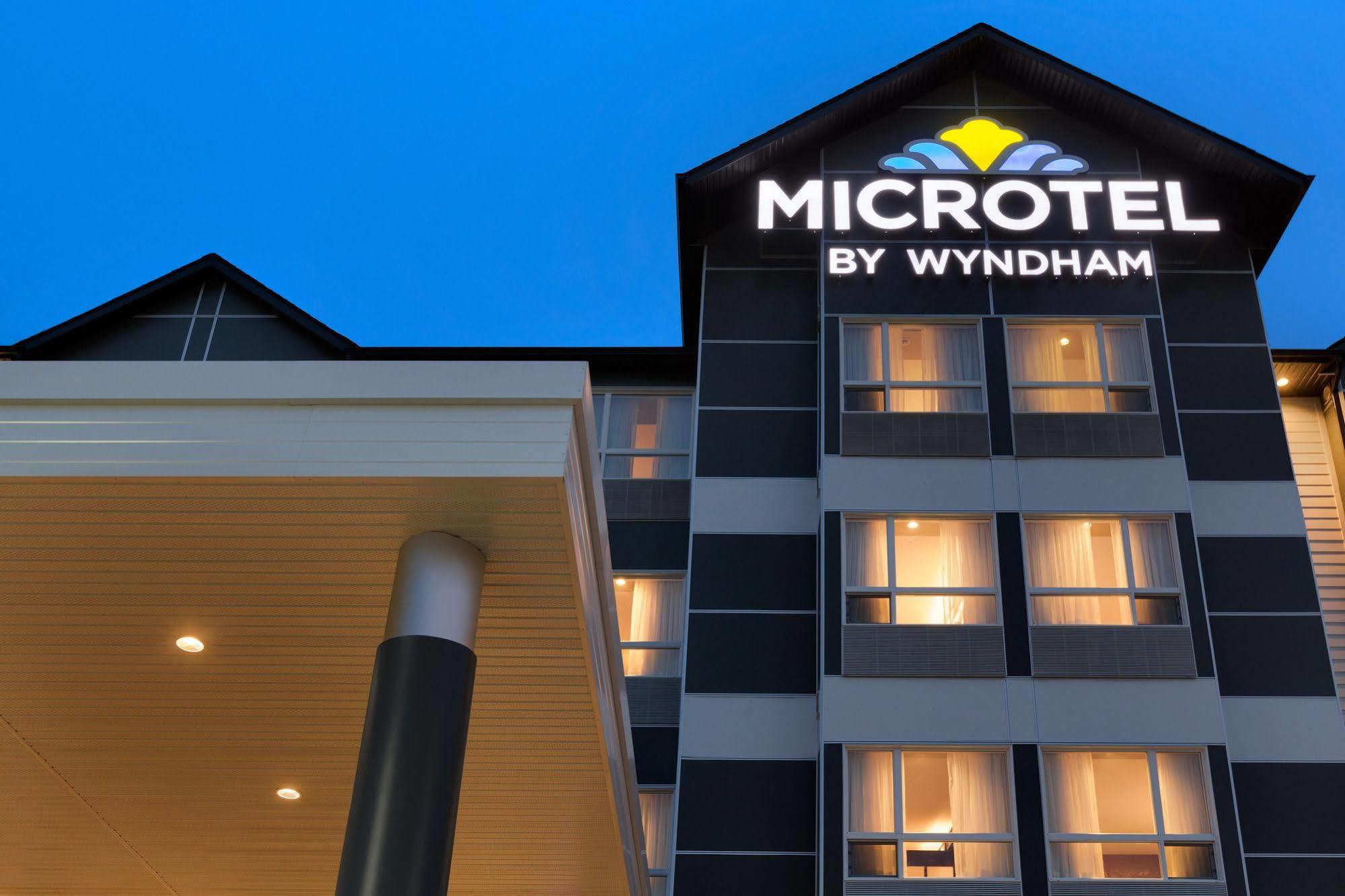 Microtel Inn & Suites By Wyndham Уайткорт Экстерьер фото